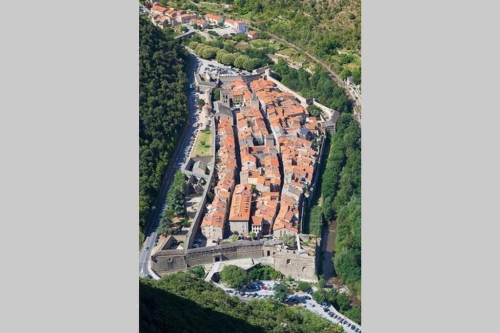 Les Maisons Du Conflent, Maisons Familiales En Pierre Au Coeur Des Remparts Villefranche-de-Conflent Exterior photo